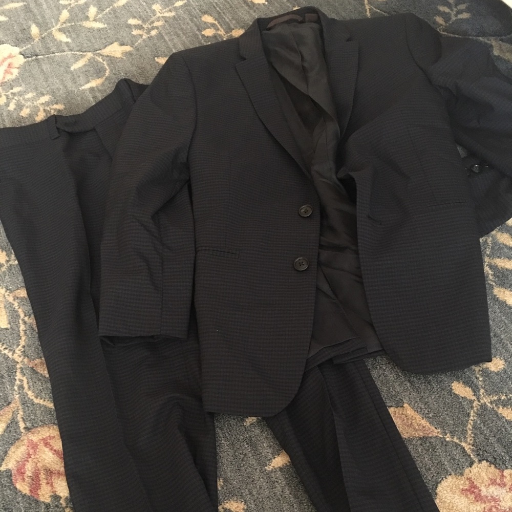 Gorgeous Michael Kors Boys Check suit